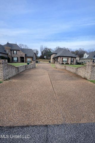 4902 Waterstone Drive, Olive Branch, MS 38654