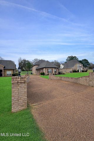 4902 Waterstone Drive, Olive Branch, MS 38654