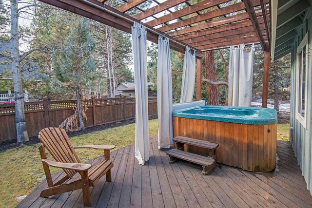 711 E Tyee Drive, Sisters, OR 97759