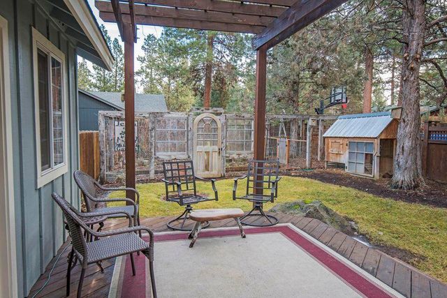 711 E Tyee Drive, Sisters, OR 97759