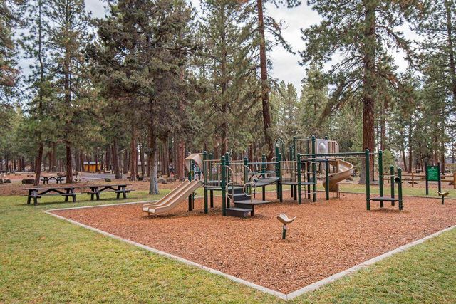 711 E Tyee Drive, Sisters, OR 97759