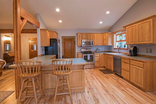 711 E Tyee Drive, Sisters, OR 97759
