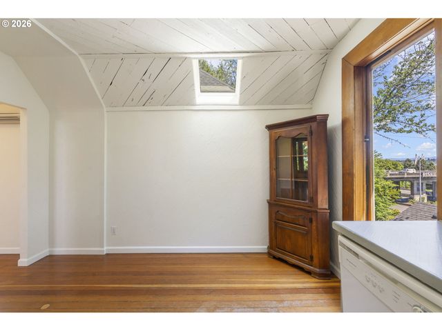 3206 S KELLY Ave, Portland, OR 97239