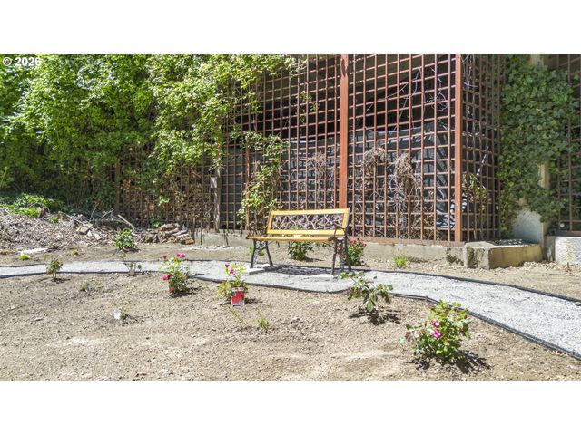 3206 S KELLY Ave, Portland, OR 97239