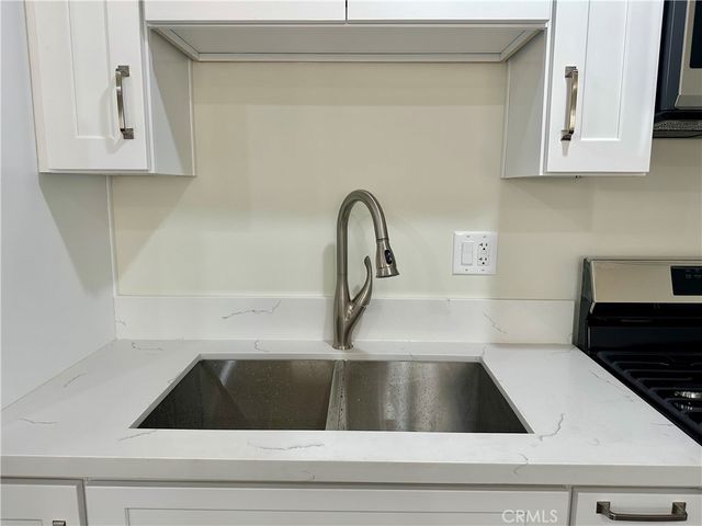 2726 N Brighton St, Burbank, CA 91504