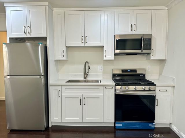 2726 N Brighton St, Burbank, CA 91504