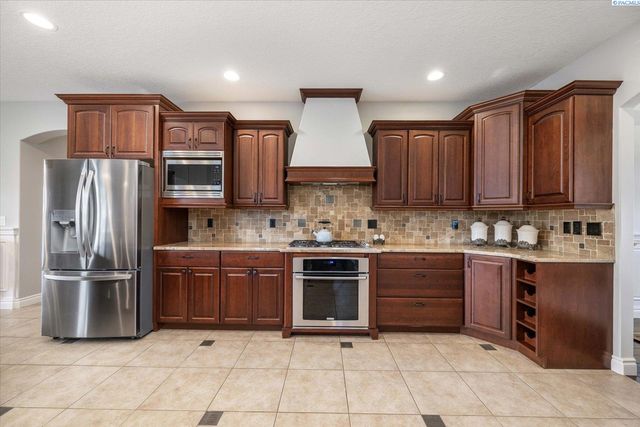 1010 Christopher Lane, Pasco, WA 99301