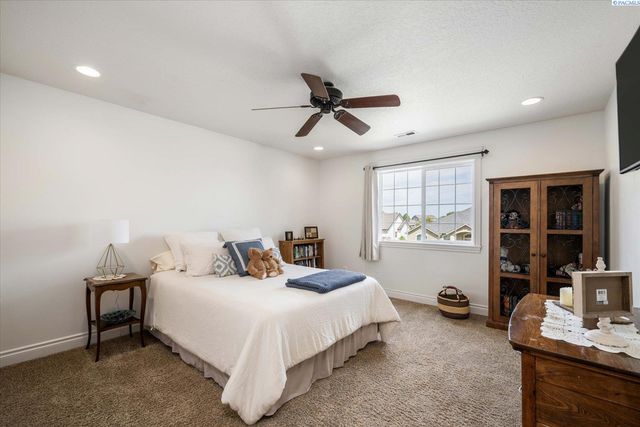 1010 Christopher Lane, Pasco, WA 99301