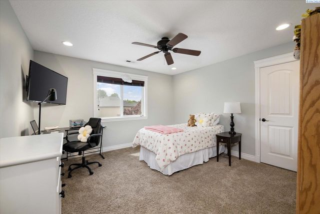 1010 Christopher Lane, Pasco, WA 99301