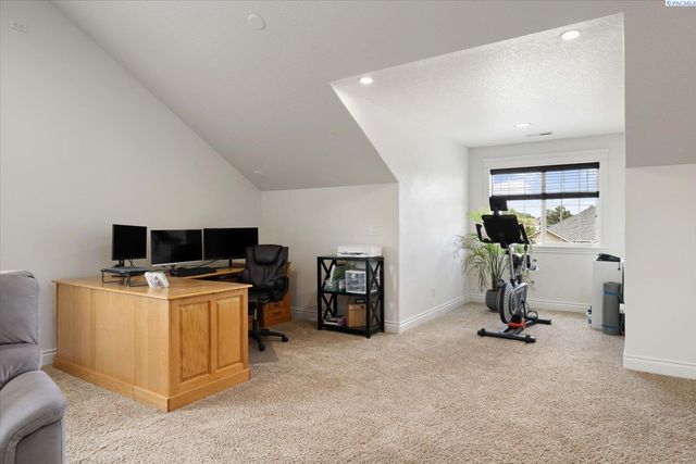 1010 Christopher Lane, Pasco, WA 99301