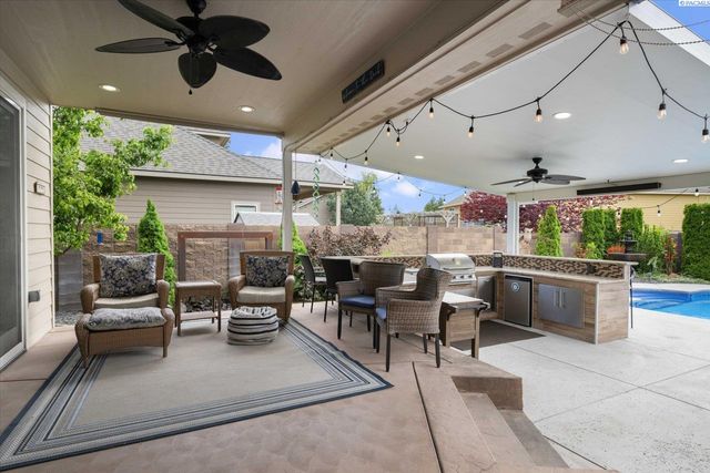 1010 Christopher Lane, Pasco, WA 99301