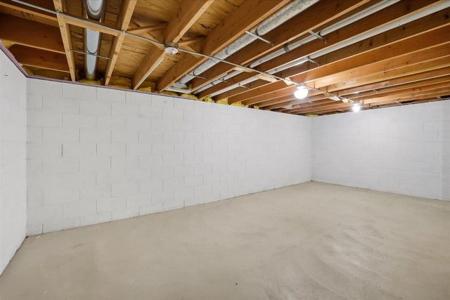534 Peters DRIVE, Waukesha, WI 53188