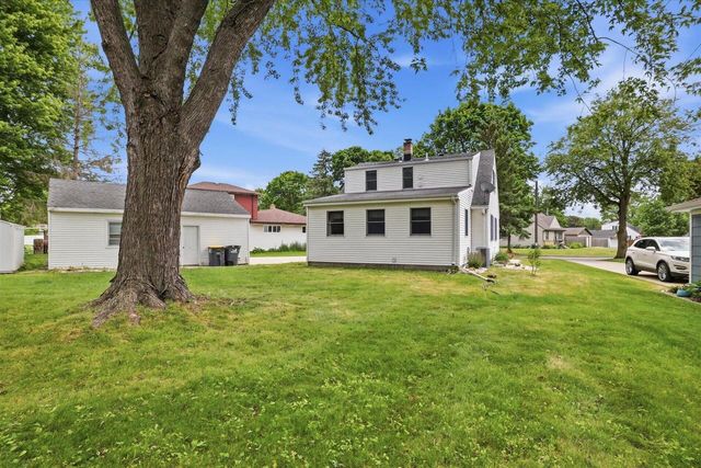 534 Peters DRIVE, Waukesha, WI 53188