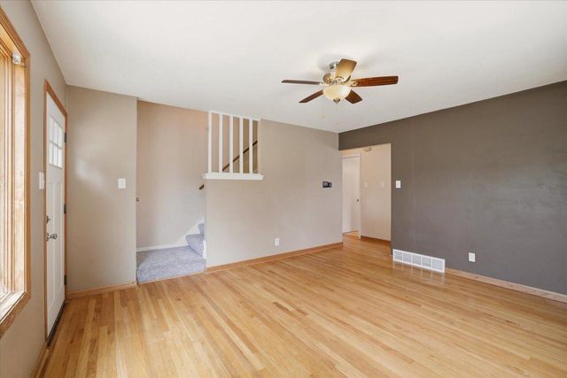534 Peters DRIVE, Waukesha, WI 53188
