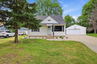 534 Peters DRIVE, Waukesha, WI 53188