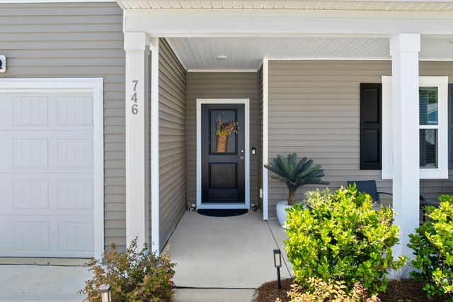 746 Meadowbrook Lane, Summerville, SC 29486