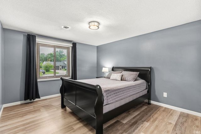 3332 Chelmsford Place, Fort Wayne, IN 46815