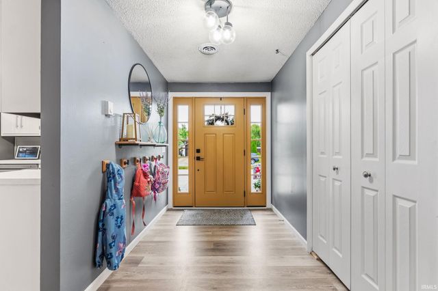 3332 Chelmsford Place, Fort Wayne, IN 46815