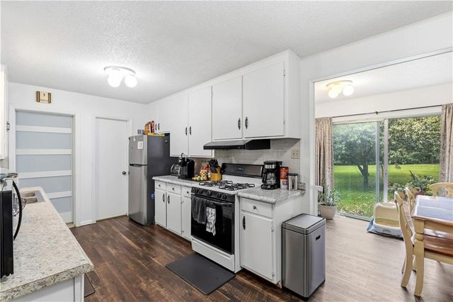 9800 Eastern Avenue, Kansas City, MO 64134