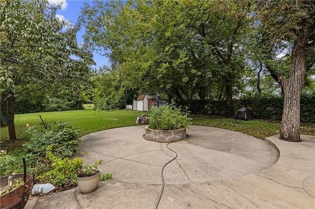 9800 Eastern Avenue, Kansas City, MO 64134