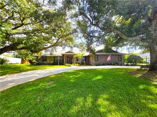 1060 31st Avenue, Vero Beach, FL 32960