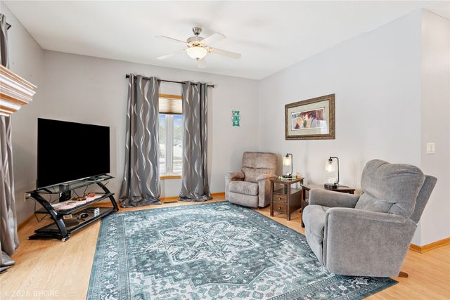 2107 W 4th Avenue, Indianola, IA 50125