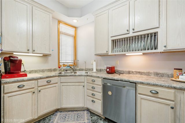 2107 W 4th Avenue, Indianola, IA 50125