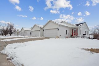 2107 W 4th Avenue, Indianola, IA 50125