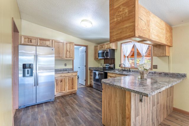 14294 Troy Hills Drive, Bella Vista, CA 96008