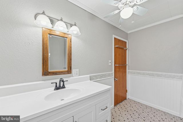 201 N CHESTER PIKE, Glenolden, PA 19036