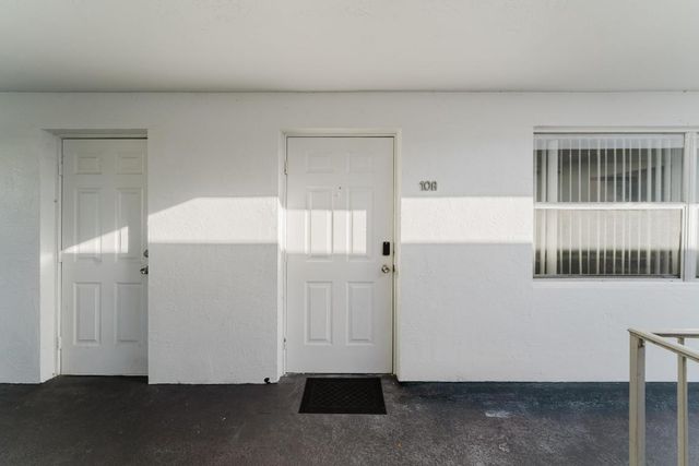 1800 NW 4th Avenue, Boca Raton, FL 33432