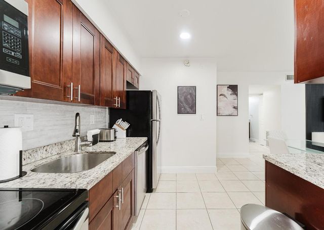 1800 NW 4th Avenue, Boca Raton, FL 33432