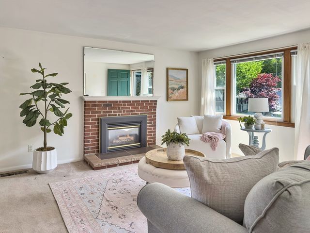 291 Levin Rd, Rockland, MA 02370