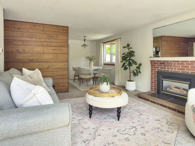 291 Levin Rd, Rockland, MA 02370