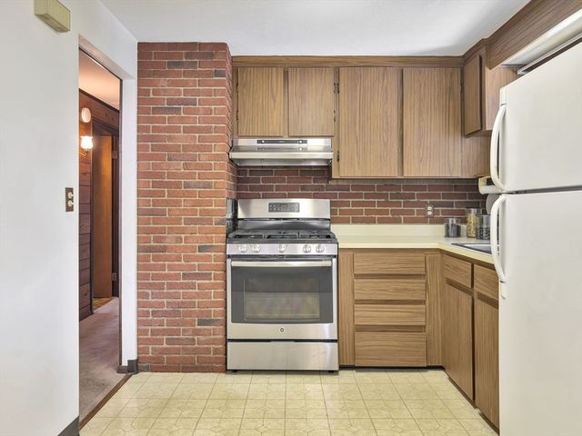 291 Levin Rd, Rockland, MA 02370