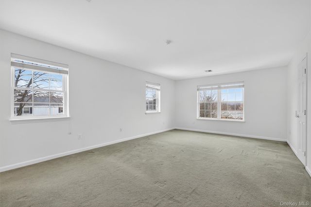 77 Jamie Court, Suffern, NY 10901