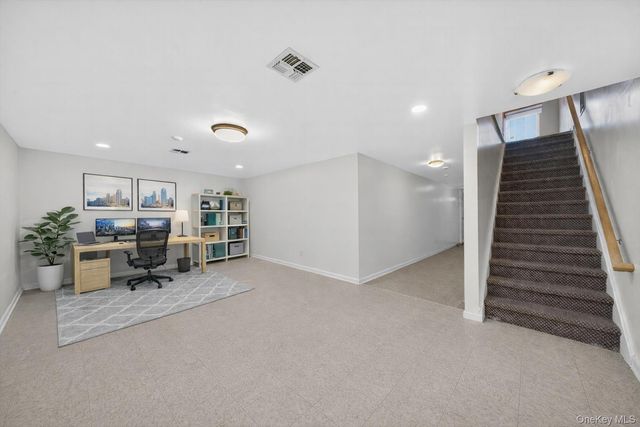 77 Jamie Court, Suffern, NY 10901