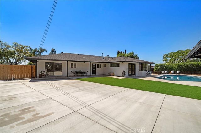 18661 Vale, North Tustin, CA 92705