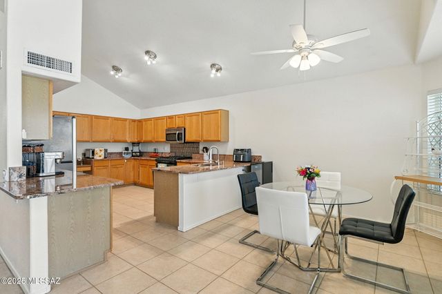 11268 N Running River Place, Oro Valley, AZ 85737