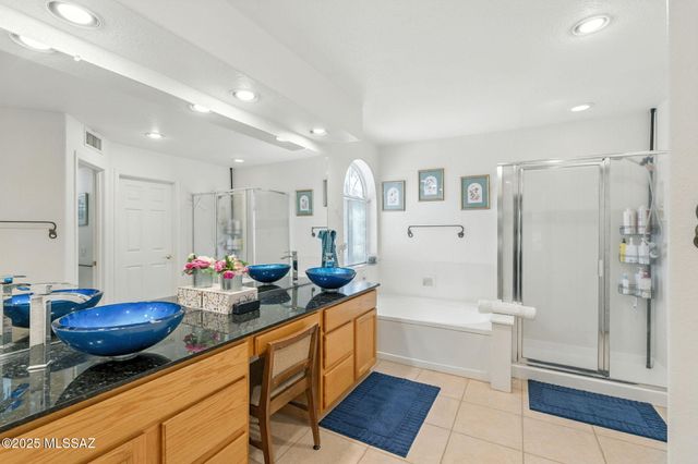 11268 N Running River Place, Oro Valley, AZ 85737