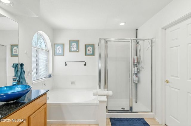 11268 N Running River Place, Oro Valley, AZ 85737