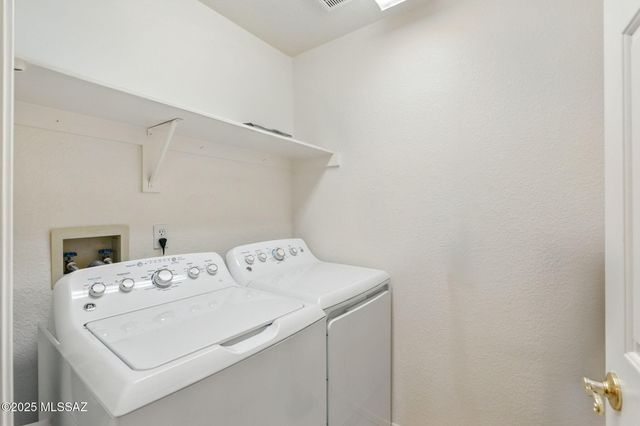 11268 N Running River Place, Oro Valley, AZ 85737