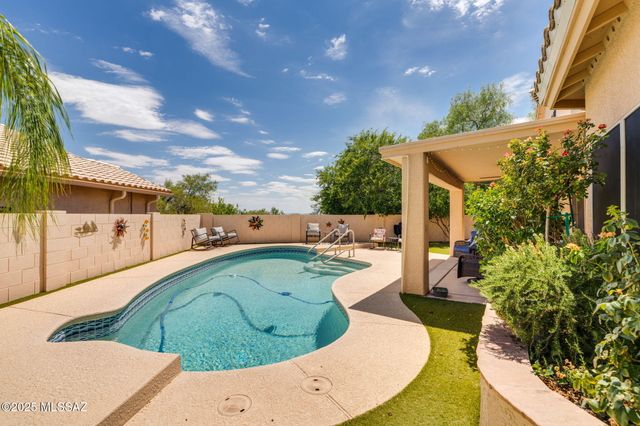 11268 N Running River Place, Oro Valley, AZ 85737