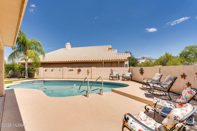 11268 N Running River Place, Oro Valley, AZ 85737