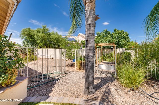 11268 N Running River Place, Oro Valley, AZ 85737