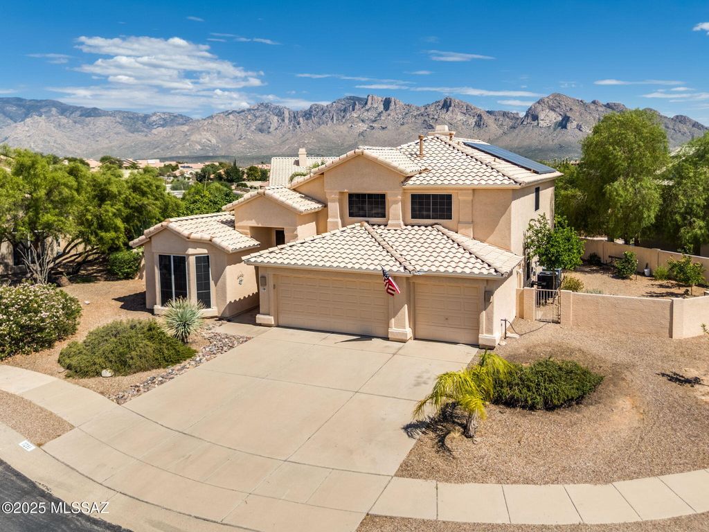 11268 N Running River Place, Oro Valley, AZ 85737