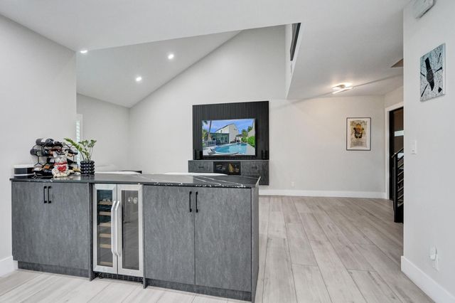 2800 W Aviary Drive, Cooper City, FL 33026