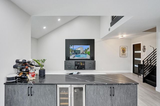 2800 W Aviary Drive, Cooper City, FL 33026