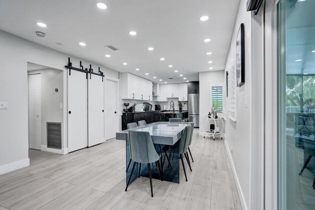 2800 W Aviary Drive, Cooper City, FL 33026