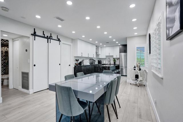 2800 W Aviary Drive, Cooper City, FL 33026